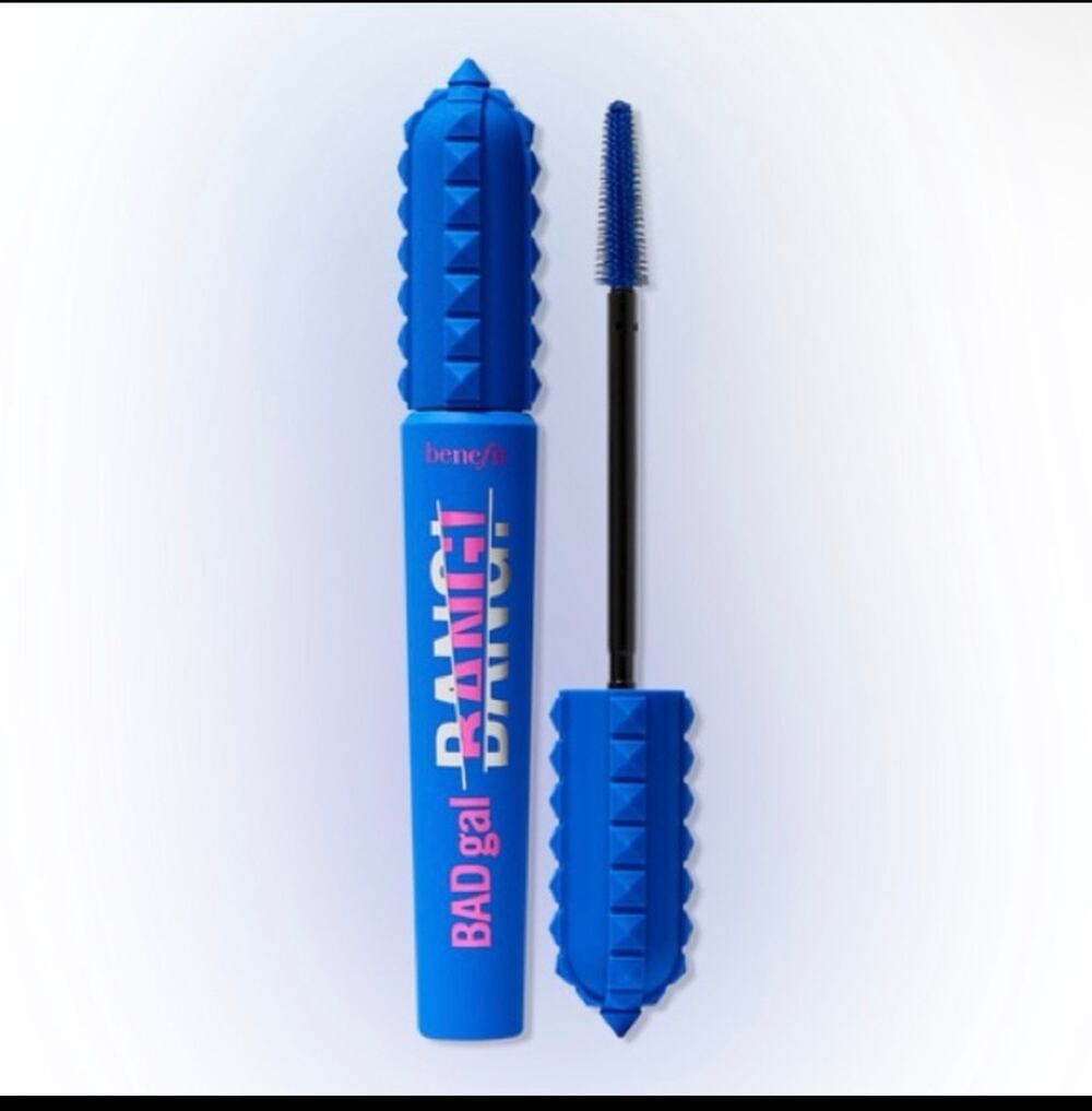 NEW Benefit  A Little Bit Bad Gal 
Blue Brightening Mascara 
4g .14oz
